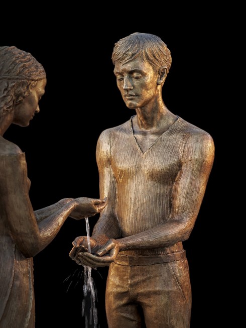 Skulptur Liebespaar von Malgorzata Chodakowska im Hochzeitsgarten der Grossen Keisstadt Radebeul